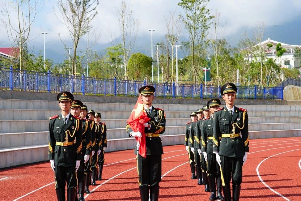 beat365唯一官方网站举行周一升旗仪式