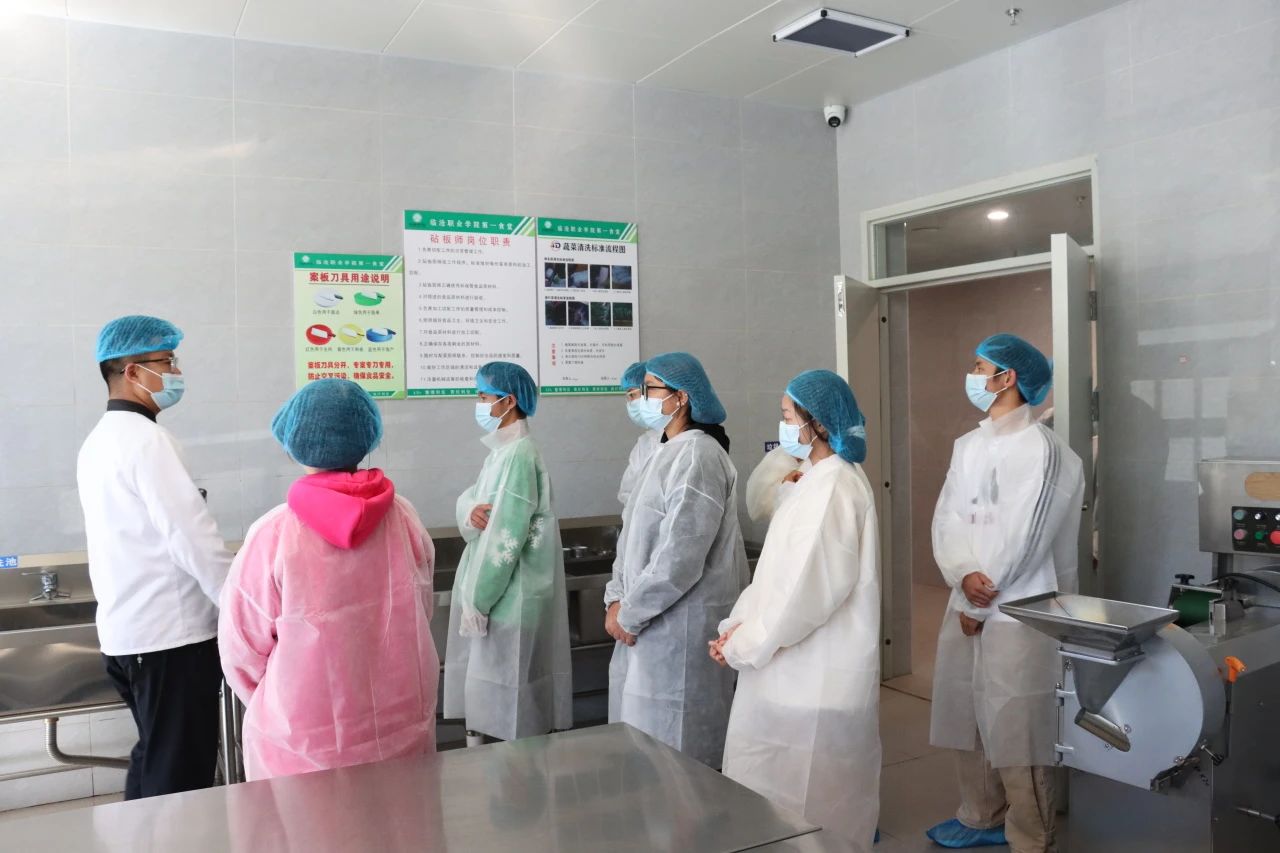 beat365唯一官方网站开展食堂后厨学生代表参观活动